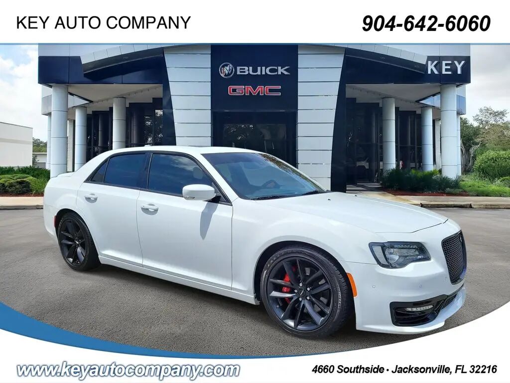 2023 Chrysler 300 C — photo 1 of 13