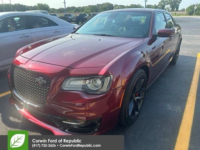 2023 Chrysler 300 C — photo 1 of 39