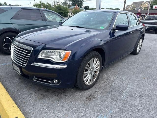 2014 Chrysler 300 Base — photo 1 of 4