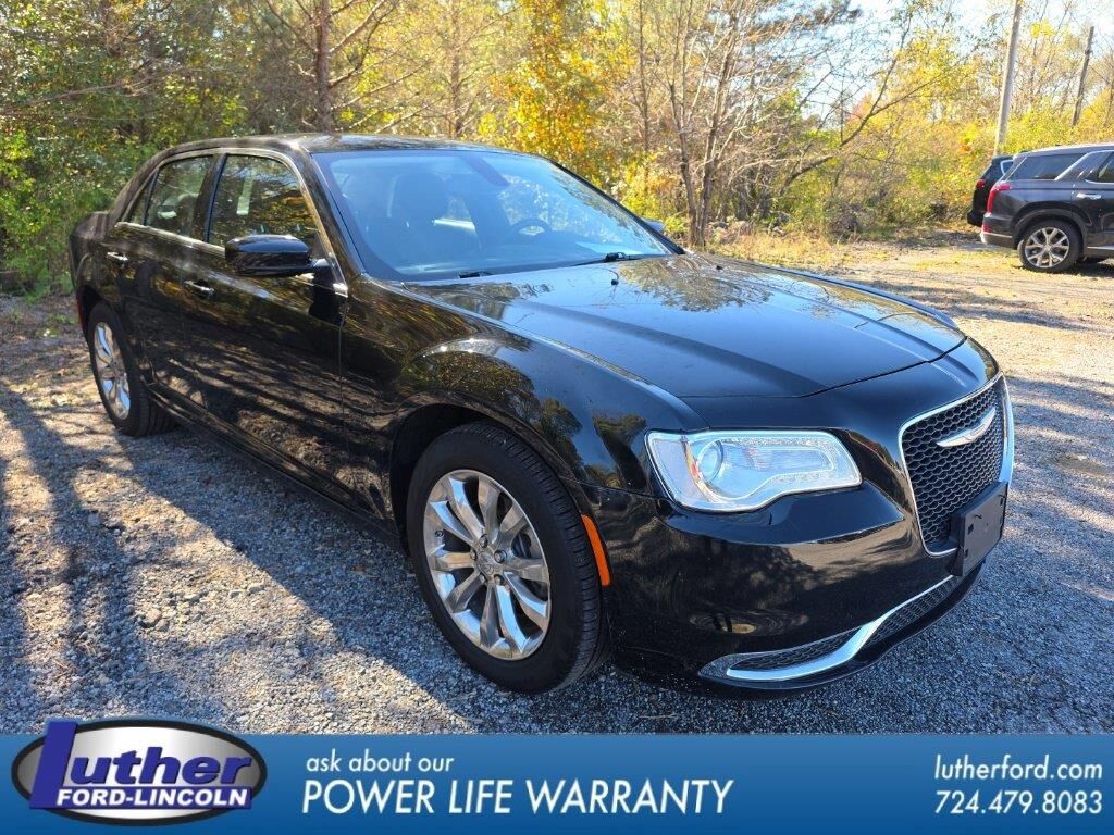 2023 Chrysler 300 Touring — photo 1 of 1