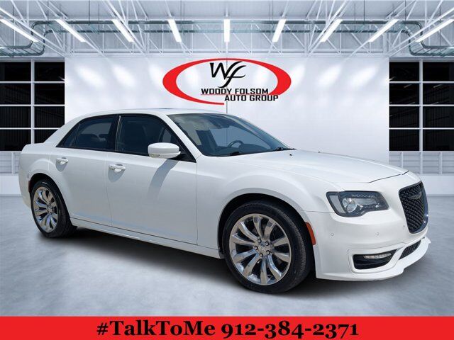 2021 Chrysler 300 Touring L — photo 1 of 1