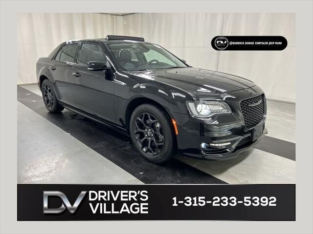 2023 Chrysler 300 Touring L — photo 1 of 26