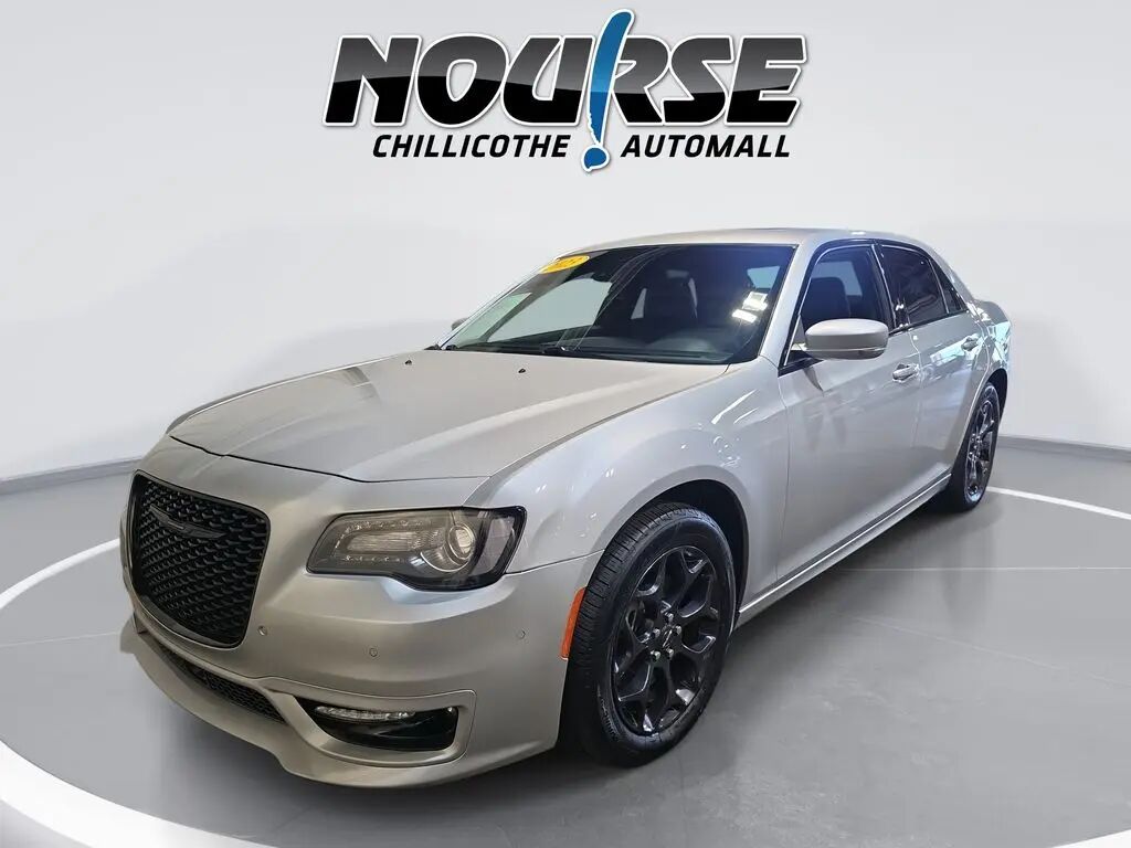 2023 Chrysler 300 Touring L — photo 1 of 13