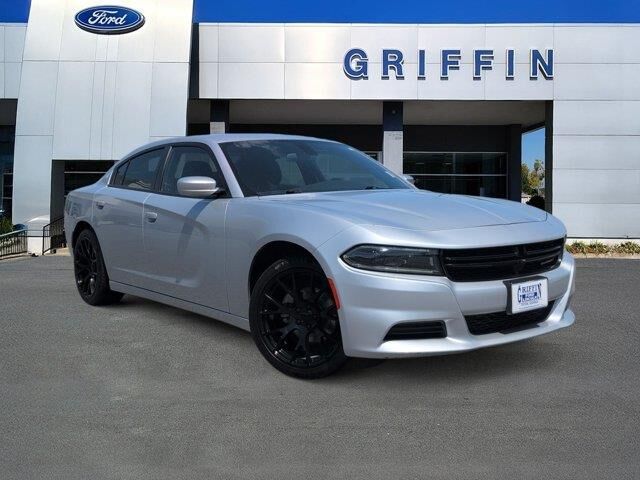 2022 Dodge Charger SXT — photo 1 of 10