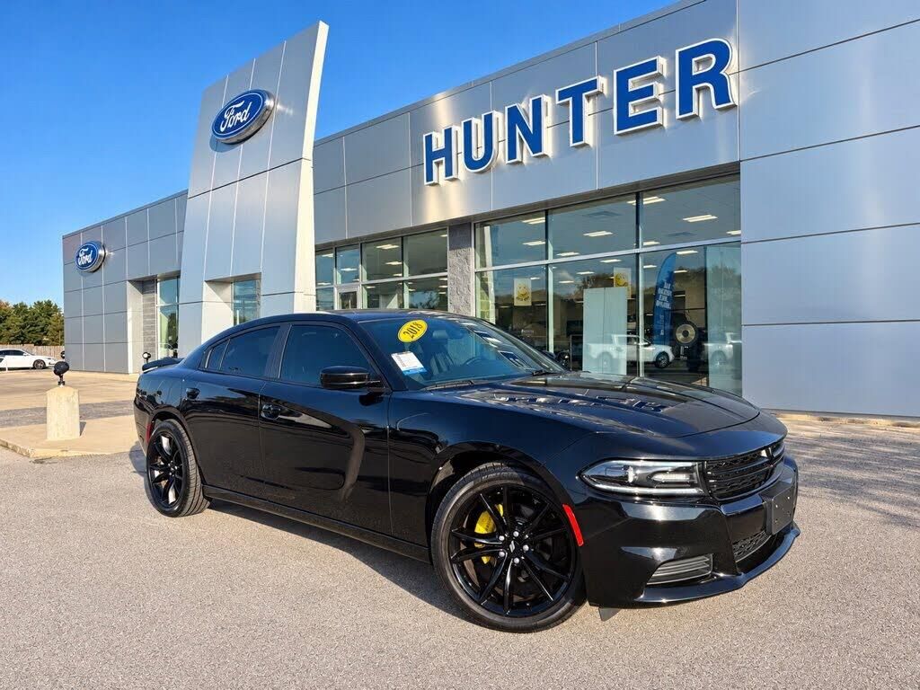 2018 Dodge Charger SXT — photo 1 of 1