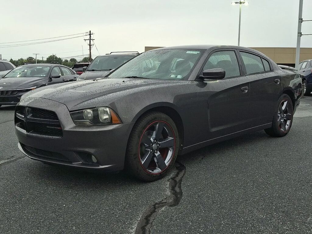 2014 Dodge Charger SXT — photo 1 of 13