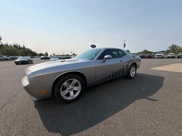 2013 Dodge Challenger SXT — photo 1 of 43
