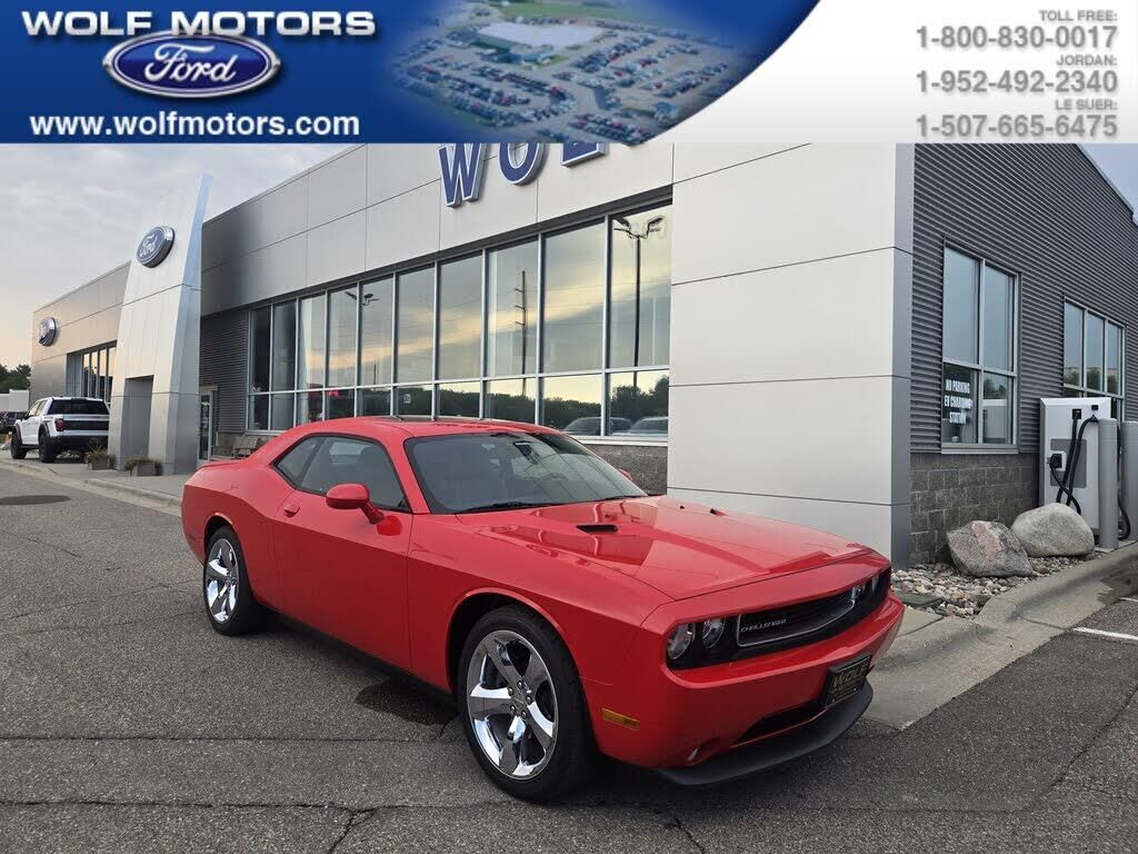 2014 Dodge Challenger SXT — photo 1 of 1