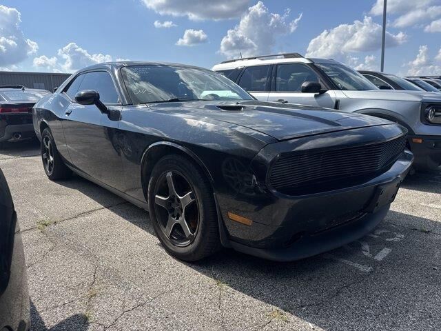 2013 Dodge Challenger SXT — photo 1 of 4