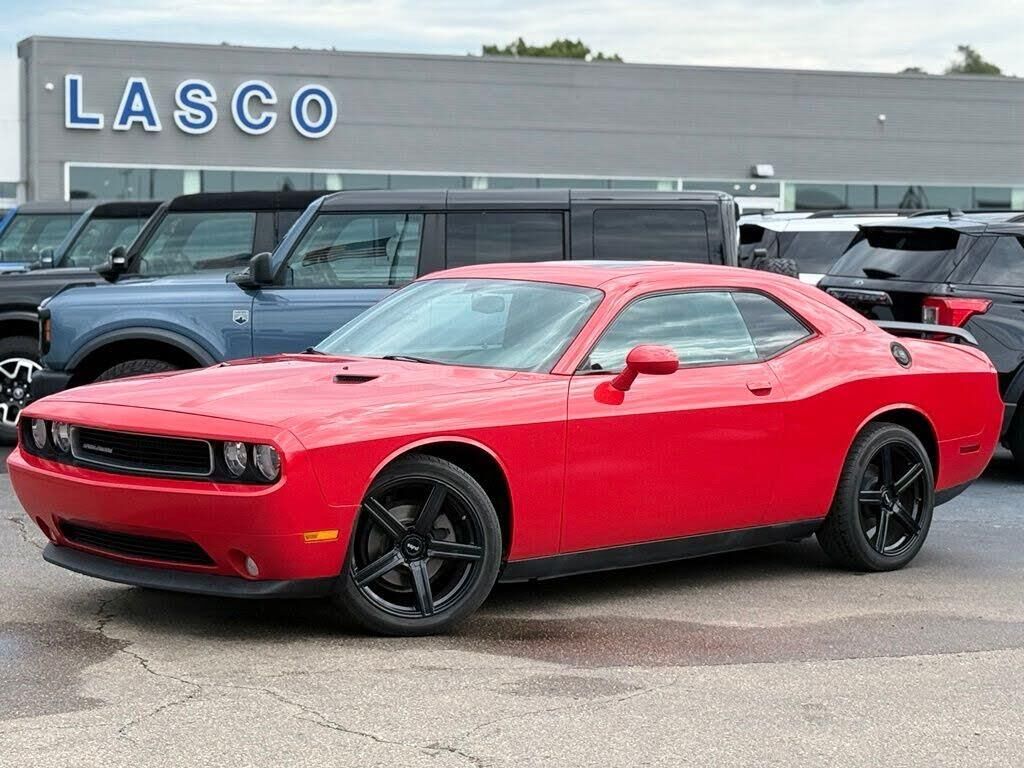 2014 Dodge Challenger SXT — photo 1 of 1