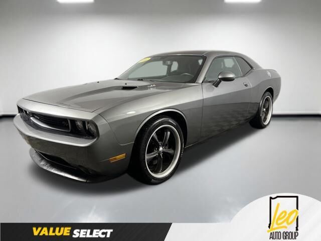 2012 Dodge Challenger R/T — photo 1 of 13