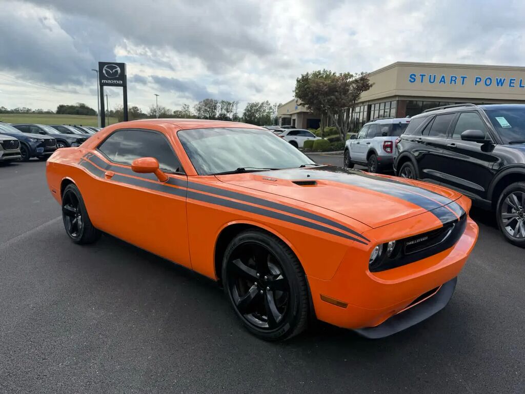 2014 Dodge Challenger R/T — photo 1 of 13
