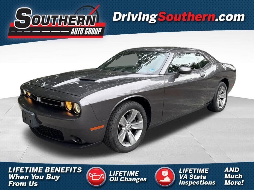 2015 Dodge Challenger SXT — photo 1 of 14