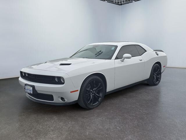2017 Dodge Challenger SXT — photo 1 of 27