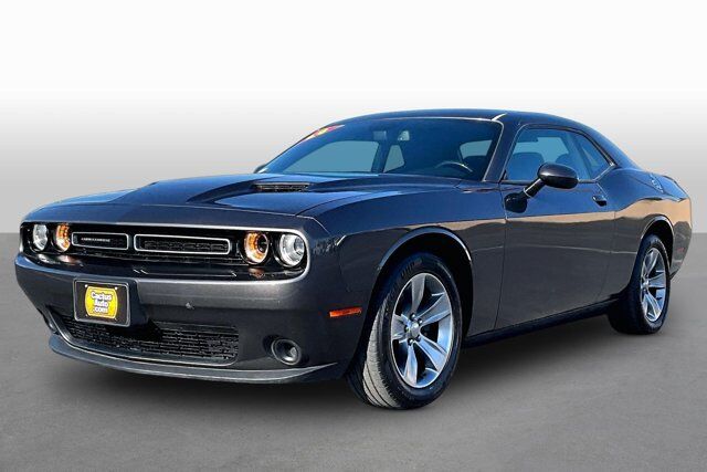 2019 Dodge Challenger SXT — photo 1 of 13