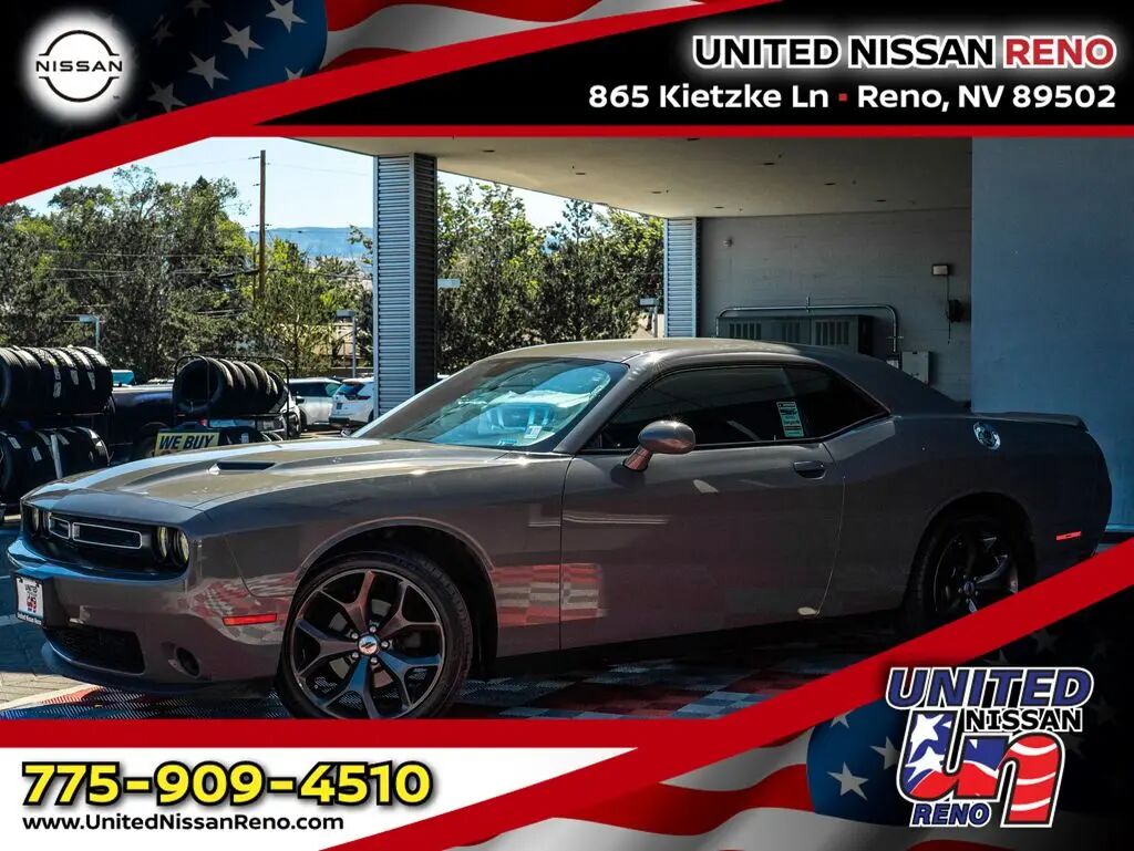 2019 Dodge Challenger SXT — photo 1 of 13