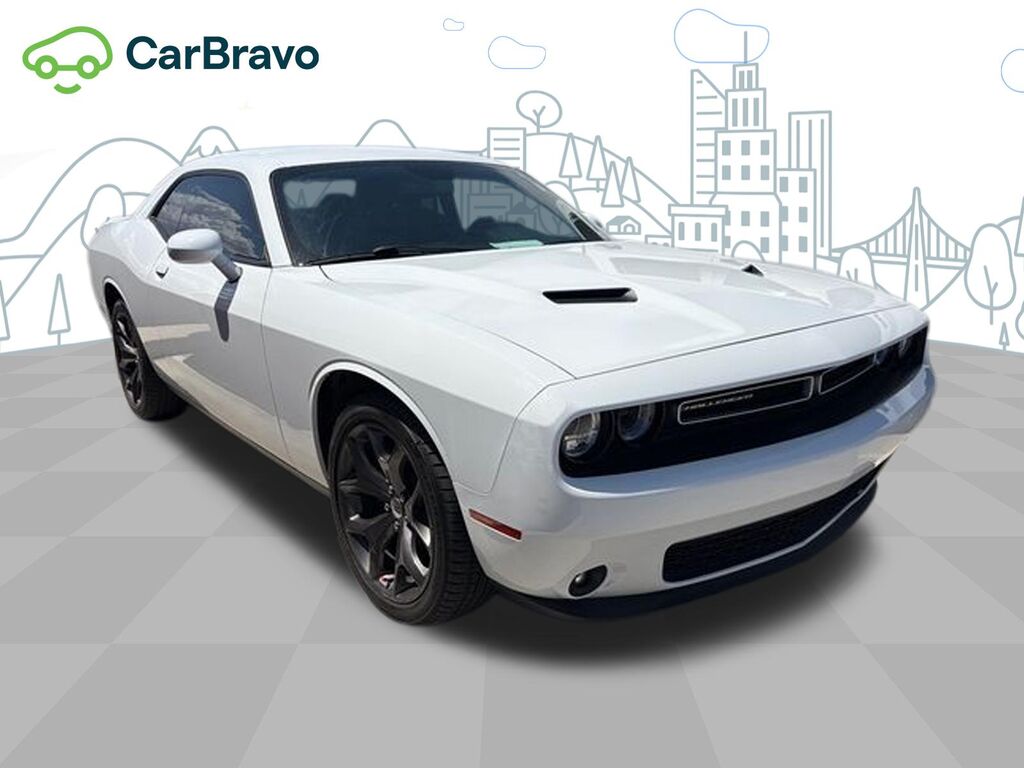 2019 Dodge Challenger SXT — photo 1 of 2