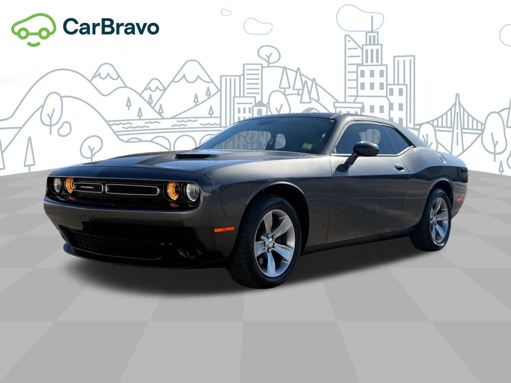 2020 Dodge Challenger SXT — photo 1 of 7
