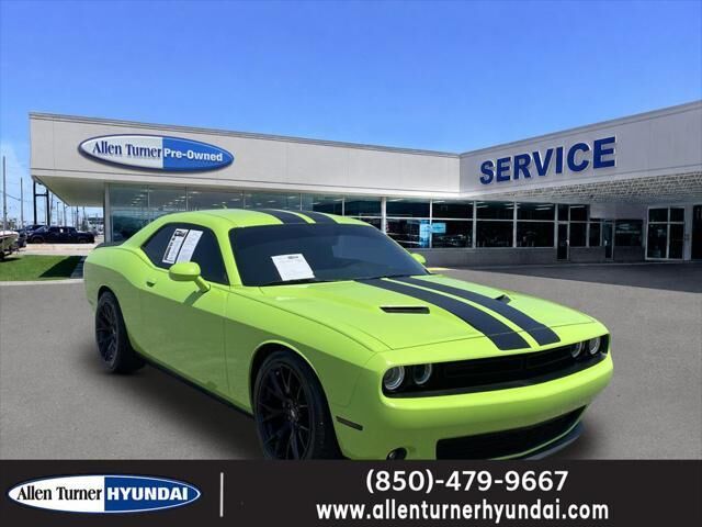 2023 Dodge Challenger SXT — photo 1 of 13