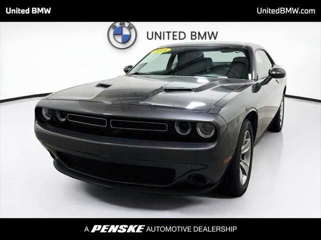 2018 Dodge Challenger SXT — photo 1 of 26