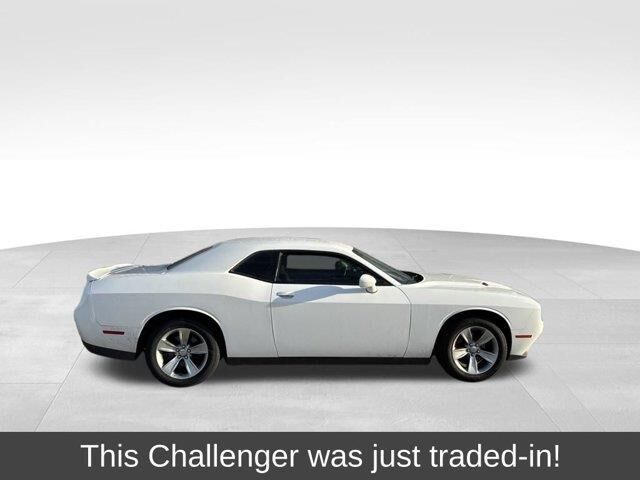 2019 Dodge Challenger SXT — photo 1 of 2