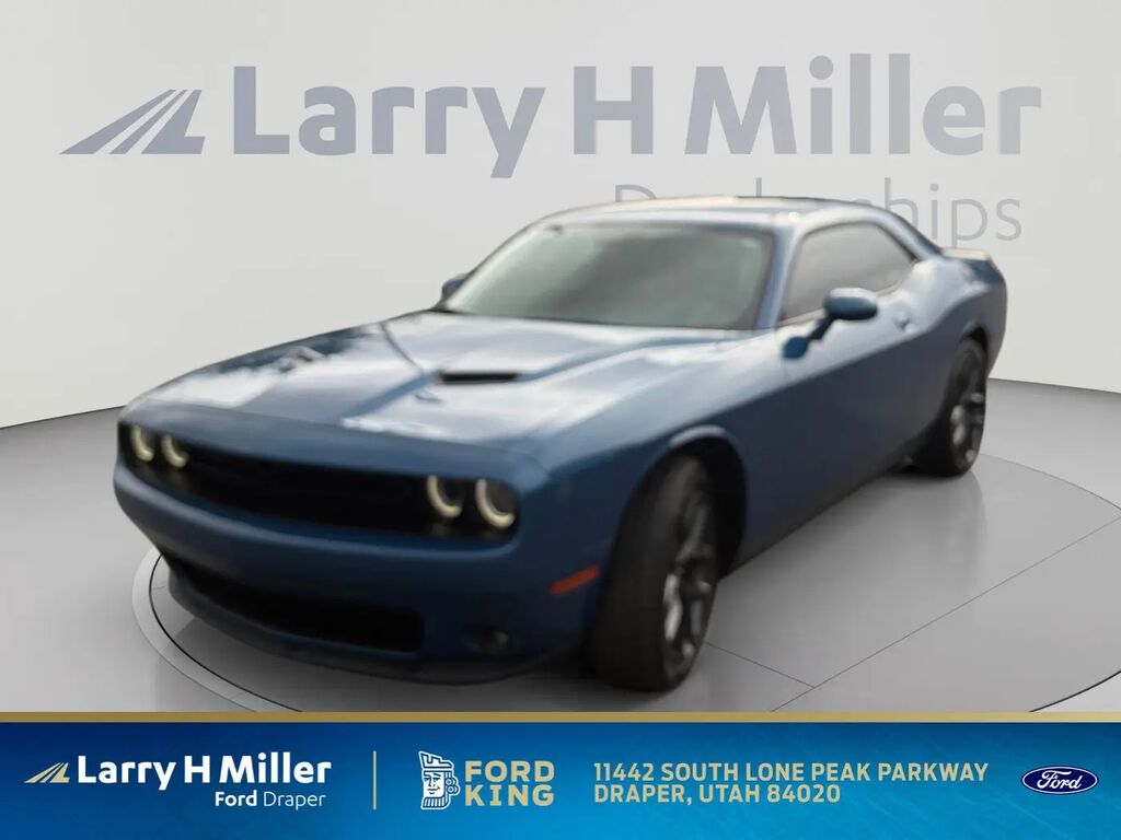 2023 Dodge Challenger SXT — photo 1 of 13
