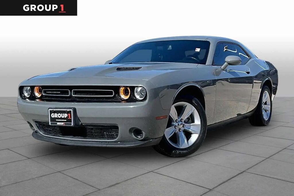 2023 Dodge Challenger SXT — photo 1 of 13