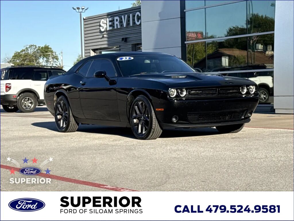 2023 Dodge Challenger SXT — photo 1 of 13