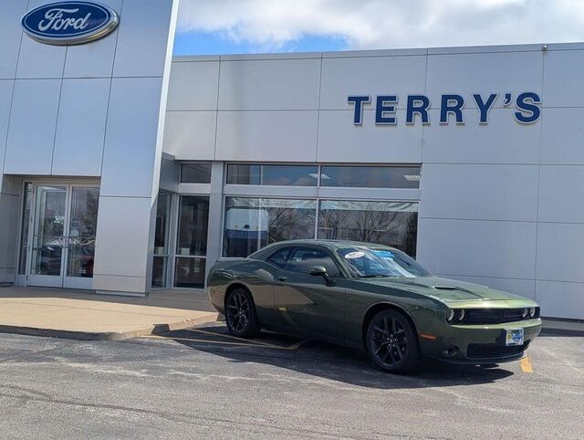 2019 Dodge Challenger SXT — photo 1 of 1
