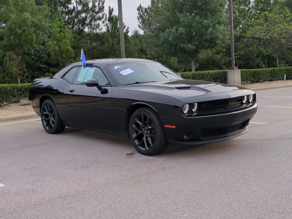2021 Dodge Challenger SXT — photo 1 of 13