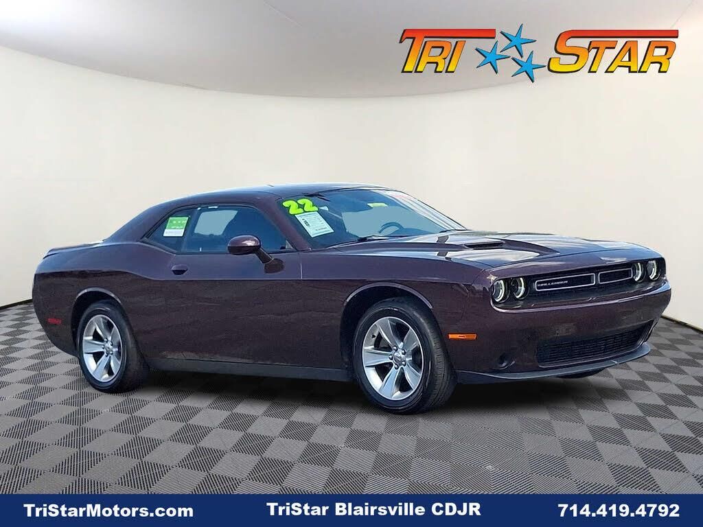 2022 Dodge Challenger SXT — photo 1 of 1