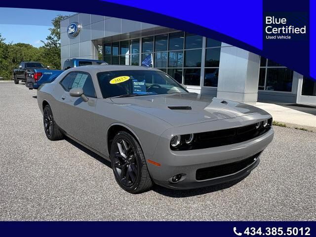 2023 Dodge Challenger SXT — photo 1 of 13