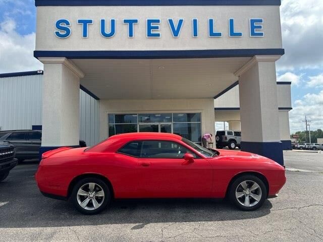 2019 Dodge Challenger SXT — photo 1 of 9