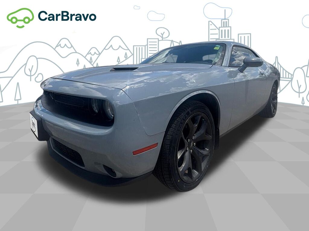 2020 Dodge Challenger SXT — photo 1 of 6