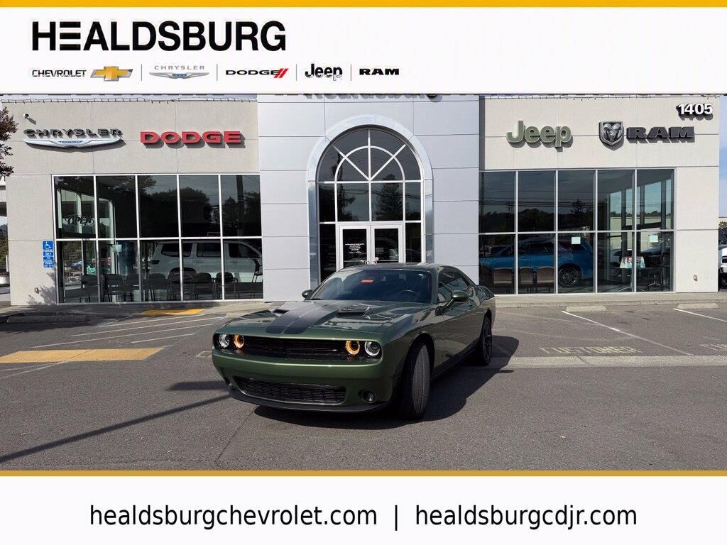 2023 Dodge Challenger SXT — photo 1 of 13
