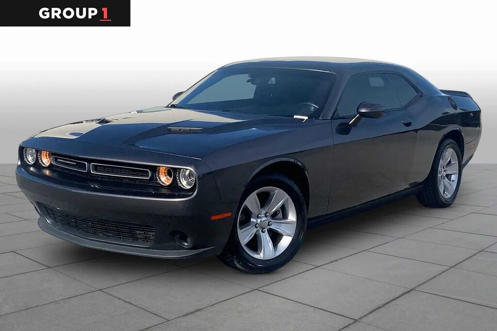 2023 Dodge Challenger SXT — photo 1 of 13