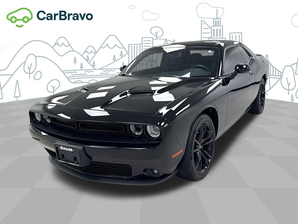2018 Dodge Challenger SXT — photo 1 of 6