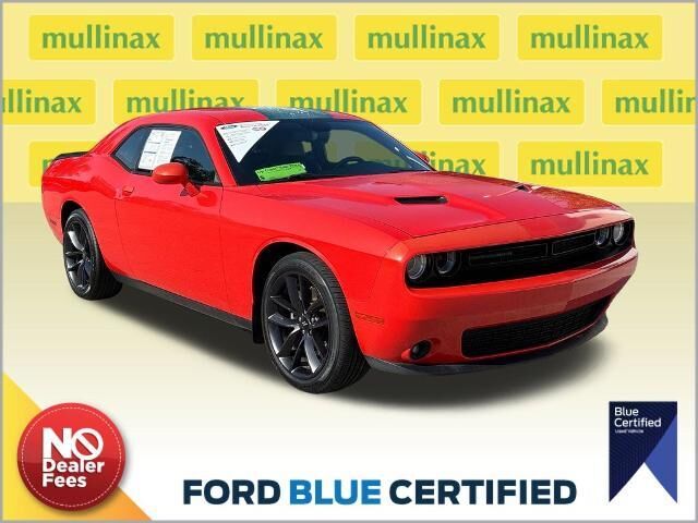 2017 Dodge Challenger SXT — photo 1 of 26