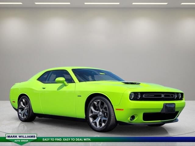 2015 Dodge Challenger R/T — photo 1 of 25