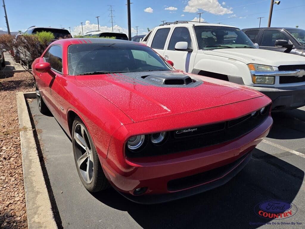 2016 Dodge Challenger R/T — photo 1 of 2