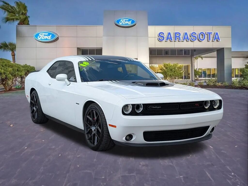 2018 Dodge Challenger R/T — photo 1 of 13
