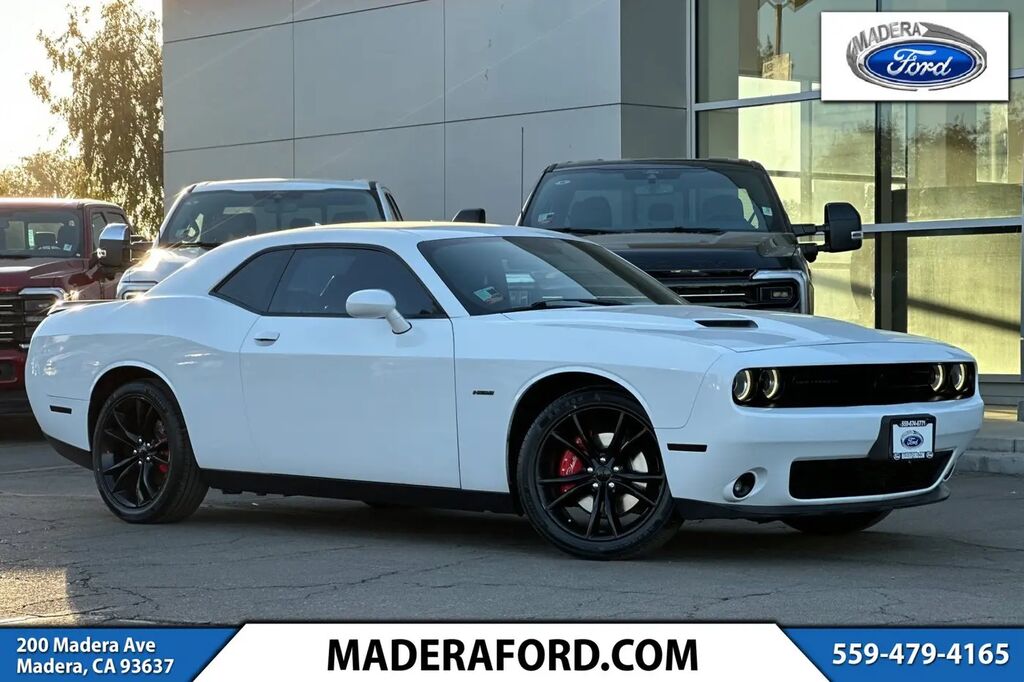 2016 Dodge Challenger R/T — photo 1 of 13