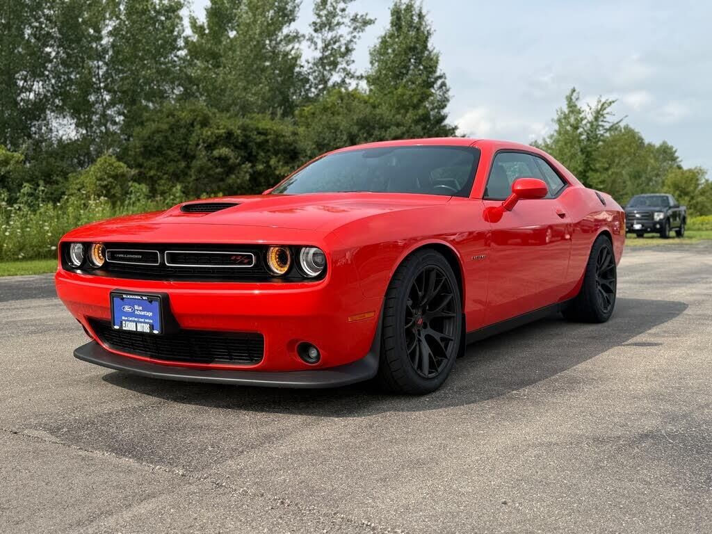 2022 Dodge Challenger R/T — photo 1 of 2