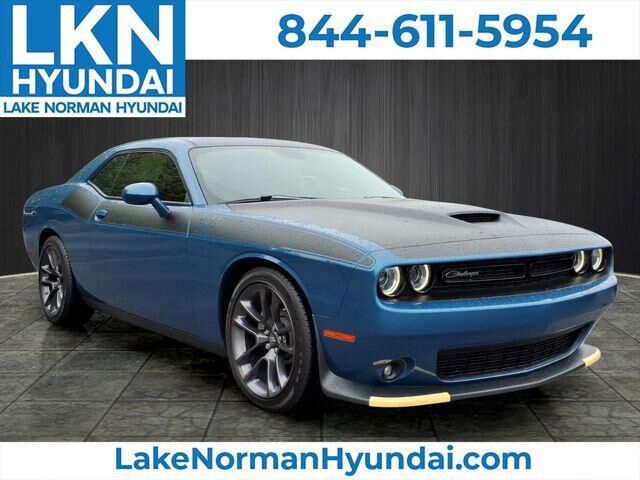2023 Dodge Challenger R/T — photo 1 of 8