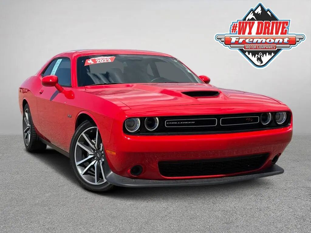 2023 Dodge Challenger R/T — photo 1 of 13