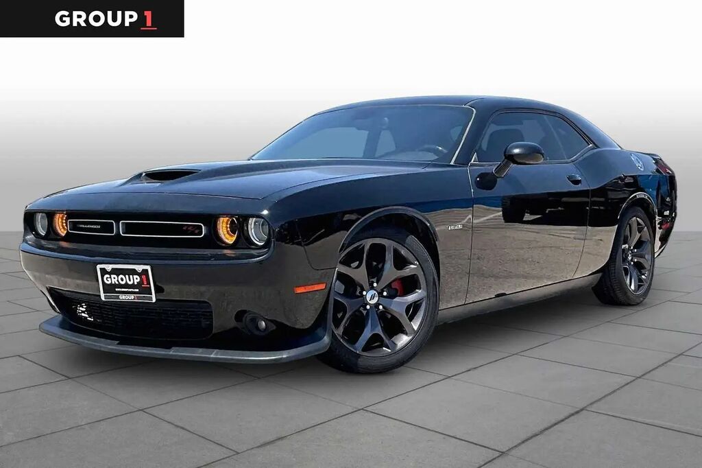 2019 Dodge Challenger R/T — photo 1 of 25