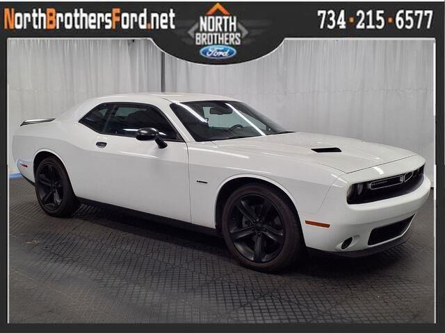 2017 Dodge Challenger R/T — photo 1 of 13