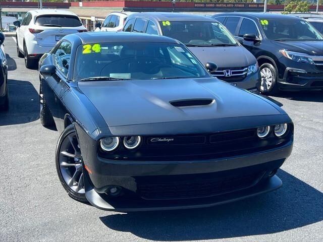 2023 Dodge Challenger R/T — photo 1 of 13