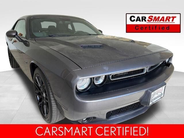 2016 Dodge Challenger R/T — photo 1 of 13