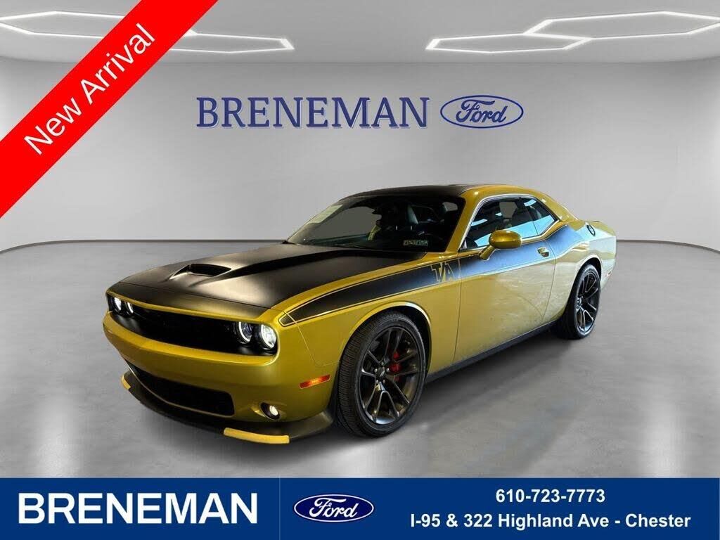 2021 Dodge Challenger R/T — photo 1 of 2